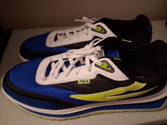 Size 15 shoe size fila