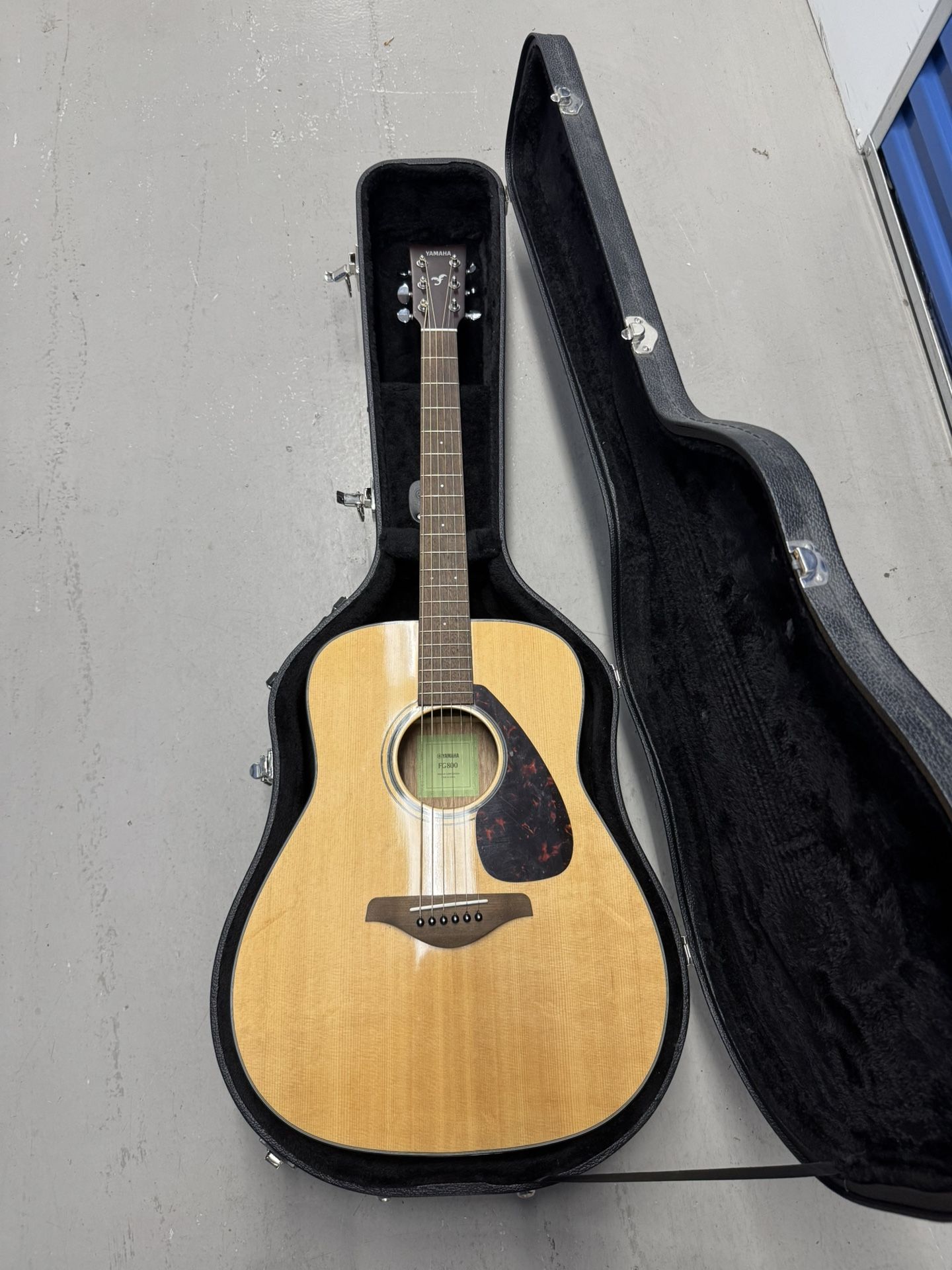 Acoustic Guitar