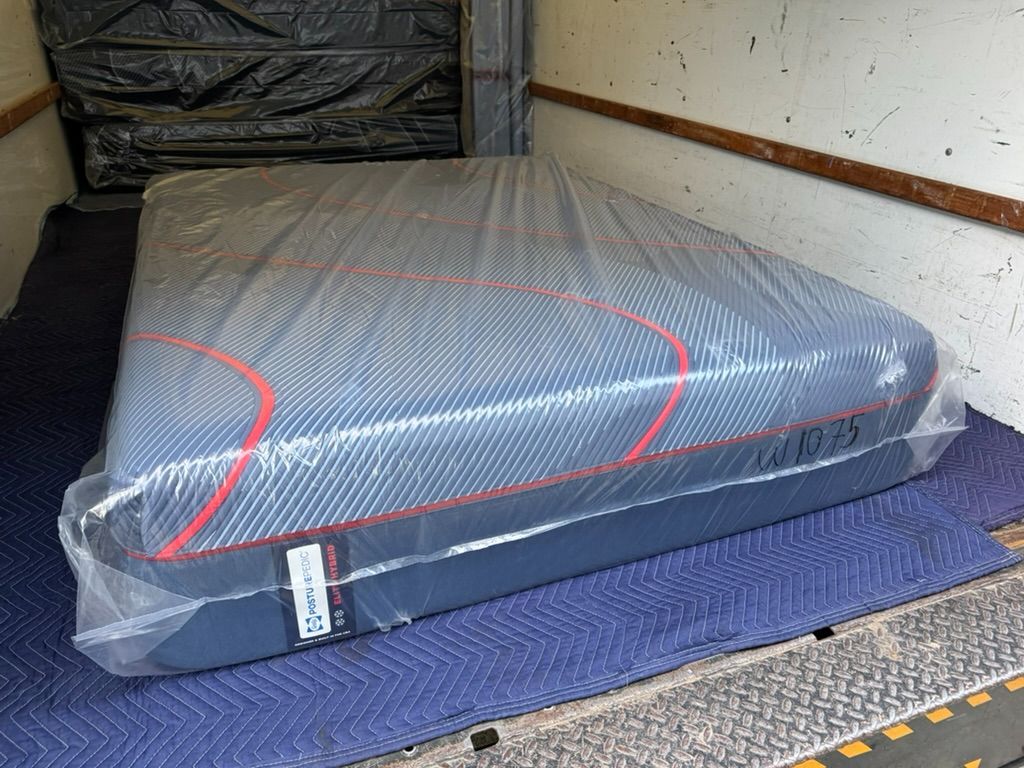 LIKE NEW! Sealy Posturepedic Elite Hybrid Mattress - Delivery Available 