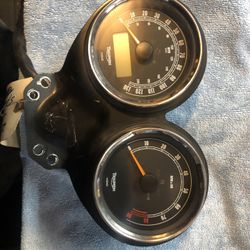 2012 Triumph T100 Speedometer cluster gauge