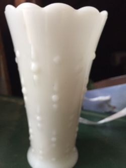 Vintage milk glass vase