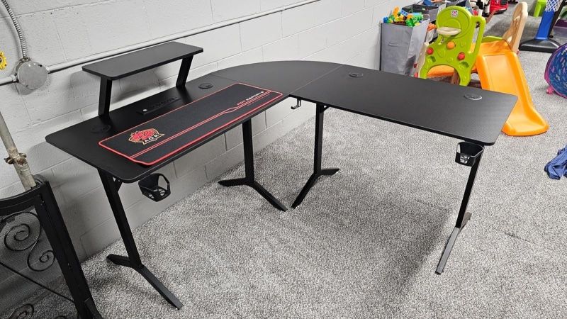 Gaming Desk with Recessed Power Outlets – Convertible L-Shape or Straight Setup, Monitor Stand