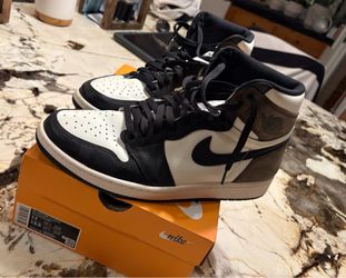 Nike Air Jordan 1 Retro High OG Dark Mocha Never Worn