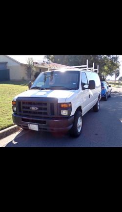 2010 Ford E-350