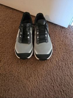 On Cloud Cloudvista Womens size 10.5 Trail Running Shoes Sneakers Never Worn!
