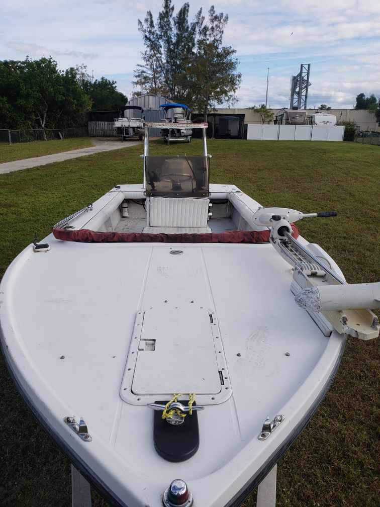 Willy Roberts 20 ft bay boat w/100hp johnson