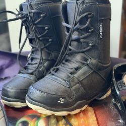 Element snowboots size 8