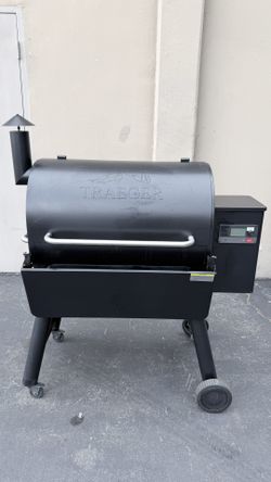 Traeger Pro 780 Wi-Fi Pellet Grill and Smoker in Black with Cover