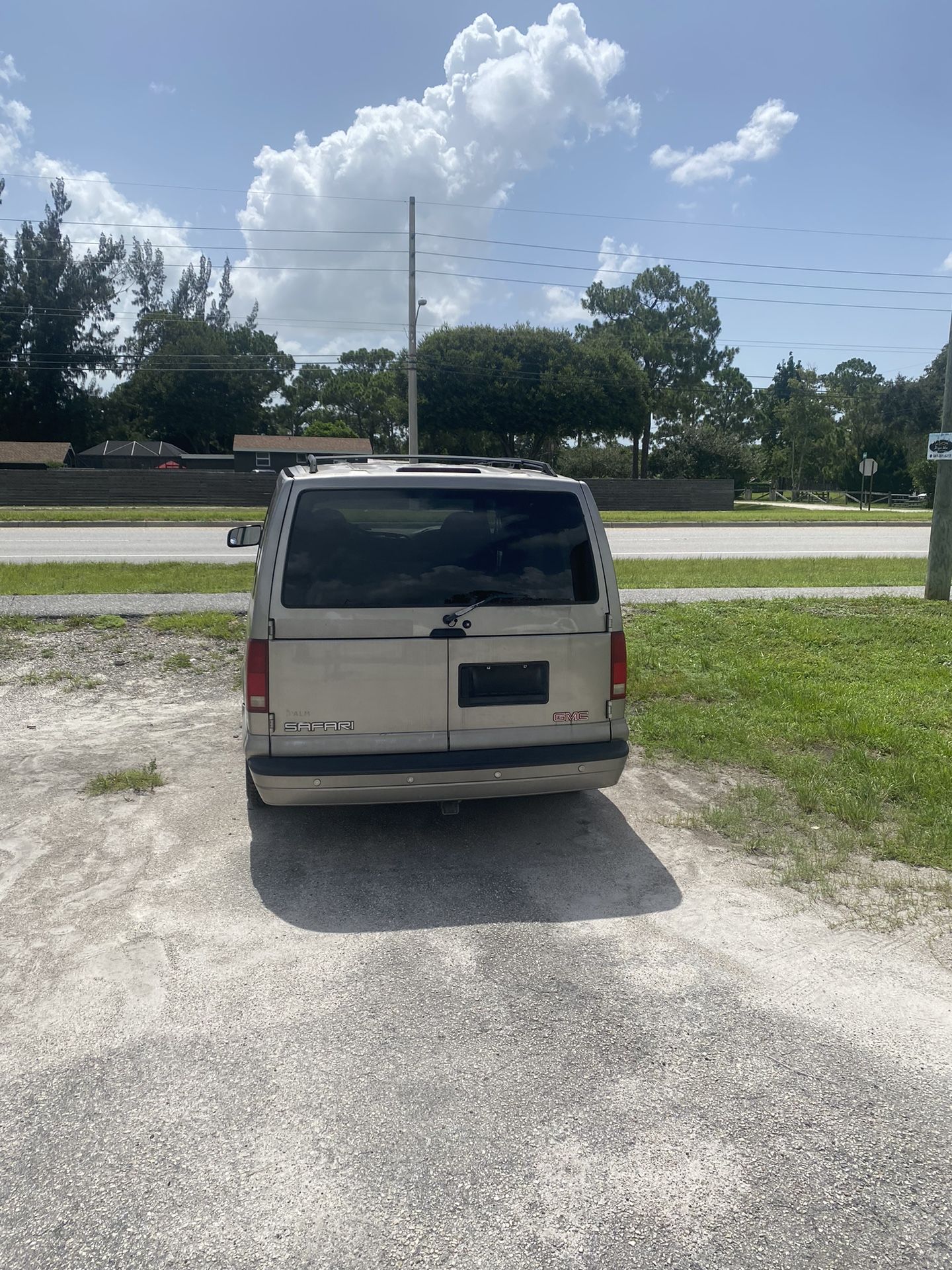 2002 GMC Safari for Sale in Vlg Wellingtn, FL OfferUp