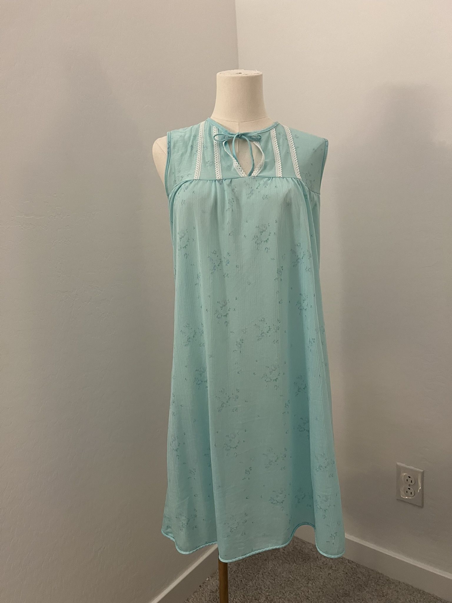 Sleeveless Vintage Nightgown