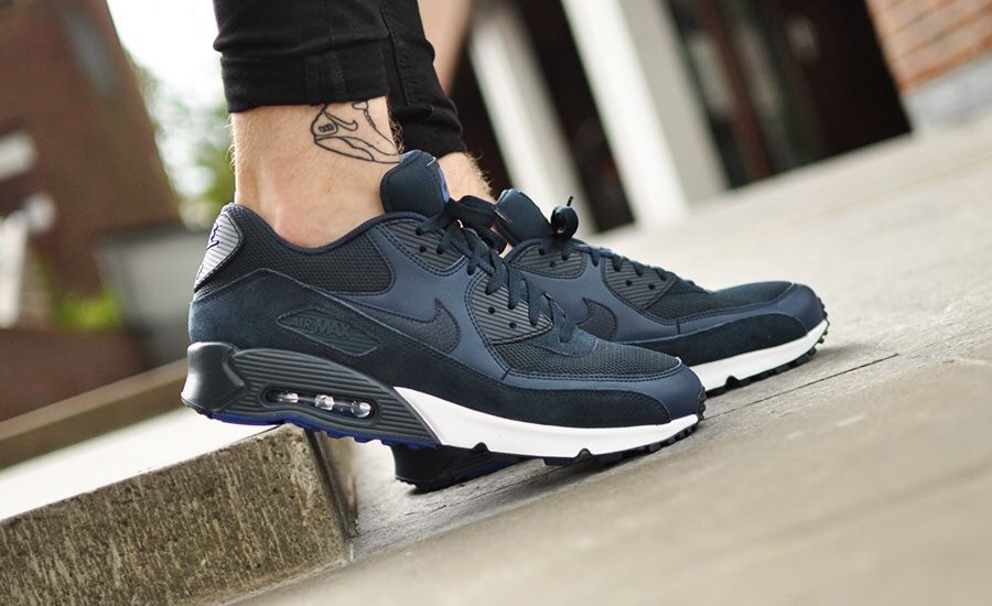 NEW MEN'S NIKE AIR MAX 90 ESSENTIAL (Navy)