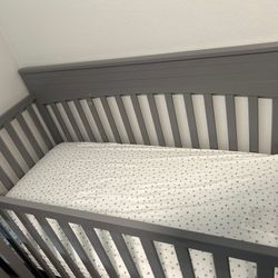 Baby Crib And Changing Table 