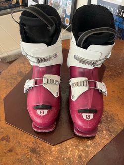 Salomon T2 girls ski boot