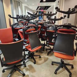 RED DESK CHAIRS // TASK CHAIRS