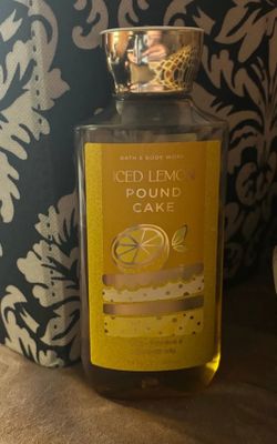 Rare/Limited/Discontinued Iced Lemon Pound Cake Shower Gel by Bath & Body Works.
