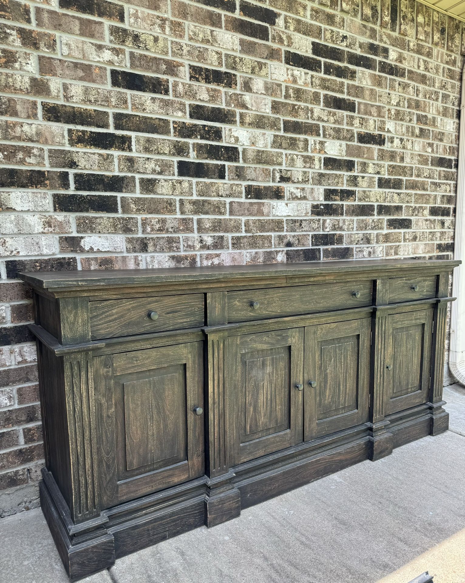 Buffet/TV Stand/Entryway 