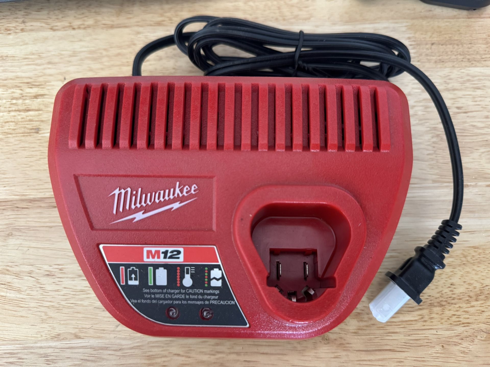 Milwaukee M12 Charger