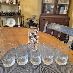 5 Drinking glasses with golf Ball design bases