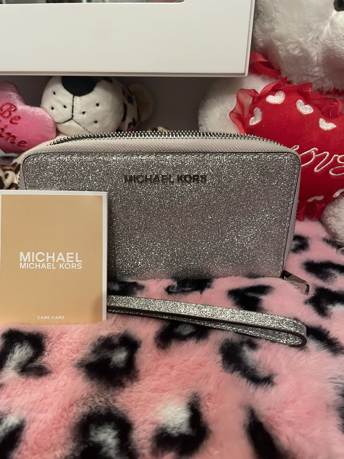 Michael Kors Glitter Wristlet/wallet