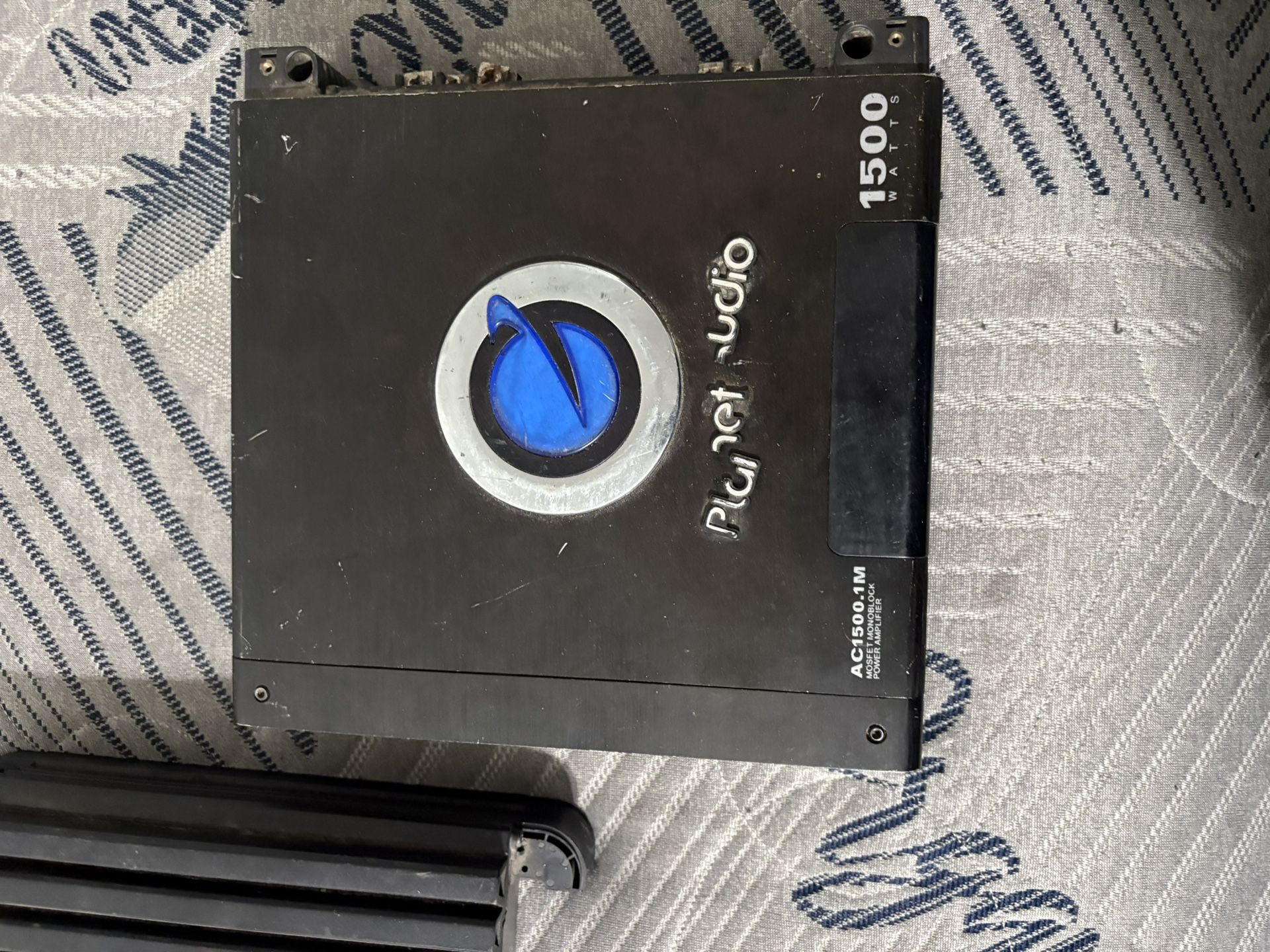 Planet Audio Amp
