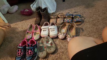 Toddler shies 5 and 6