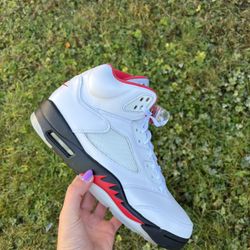 Jordan 5 Fire Red 