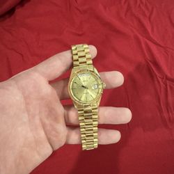 Geneve 18k Gold Watch