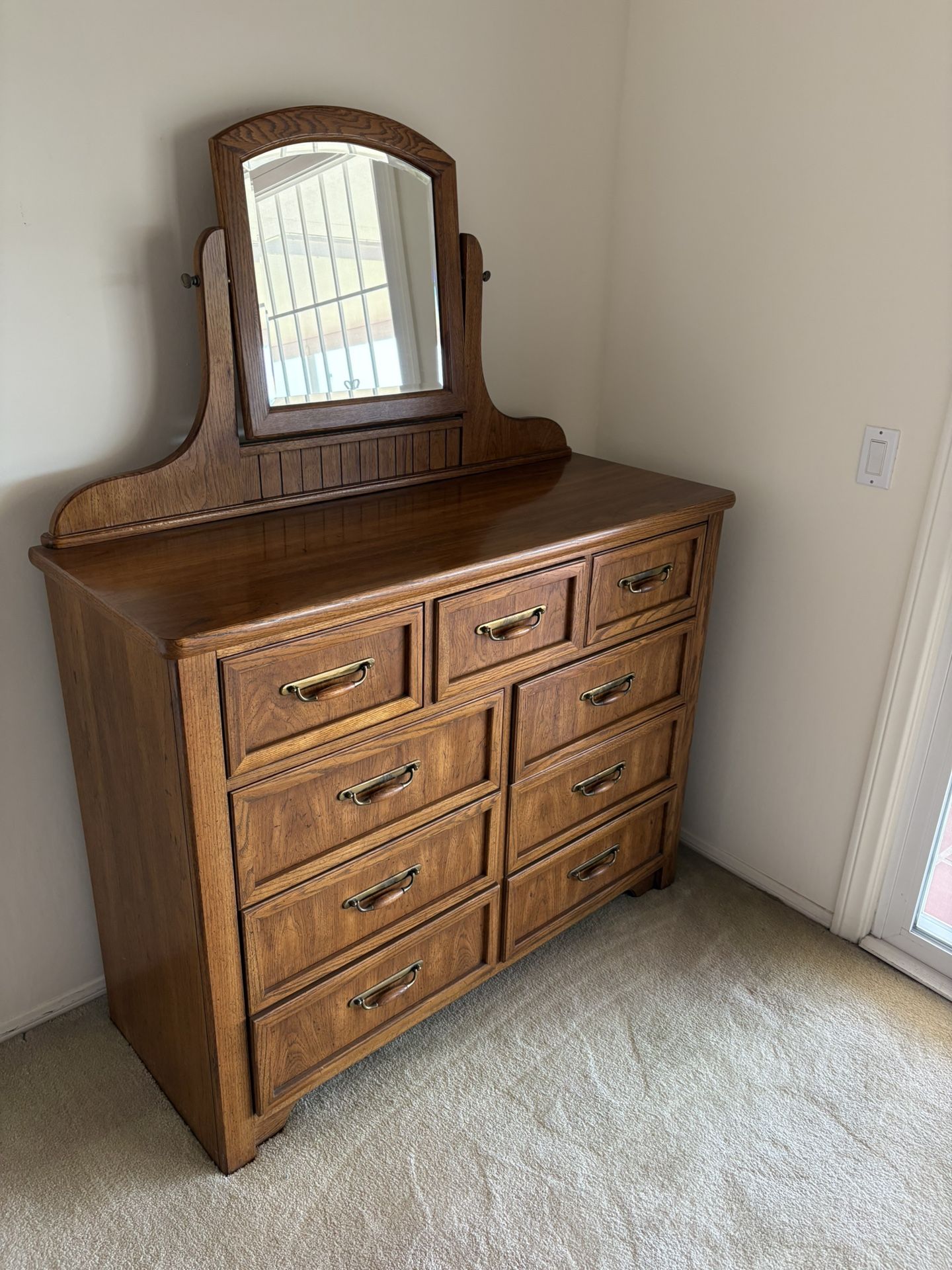 Solid Oak Dresser with Mirror – 9 Drawers