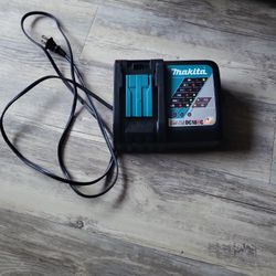 Makita 18v  Rapid Charger 