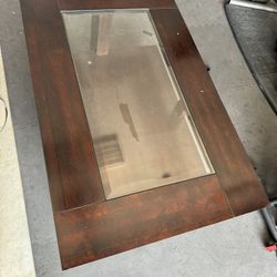 Cofre Table And 4 Bar Stools 