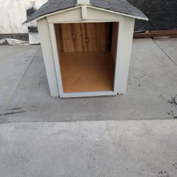 2 X Large Brand New Dog House Shingle Roof Lifted From The Ground