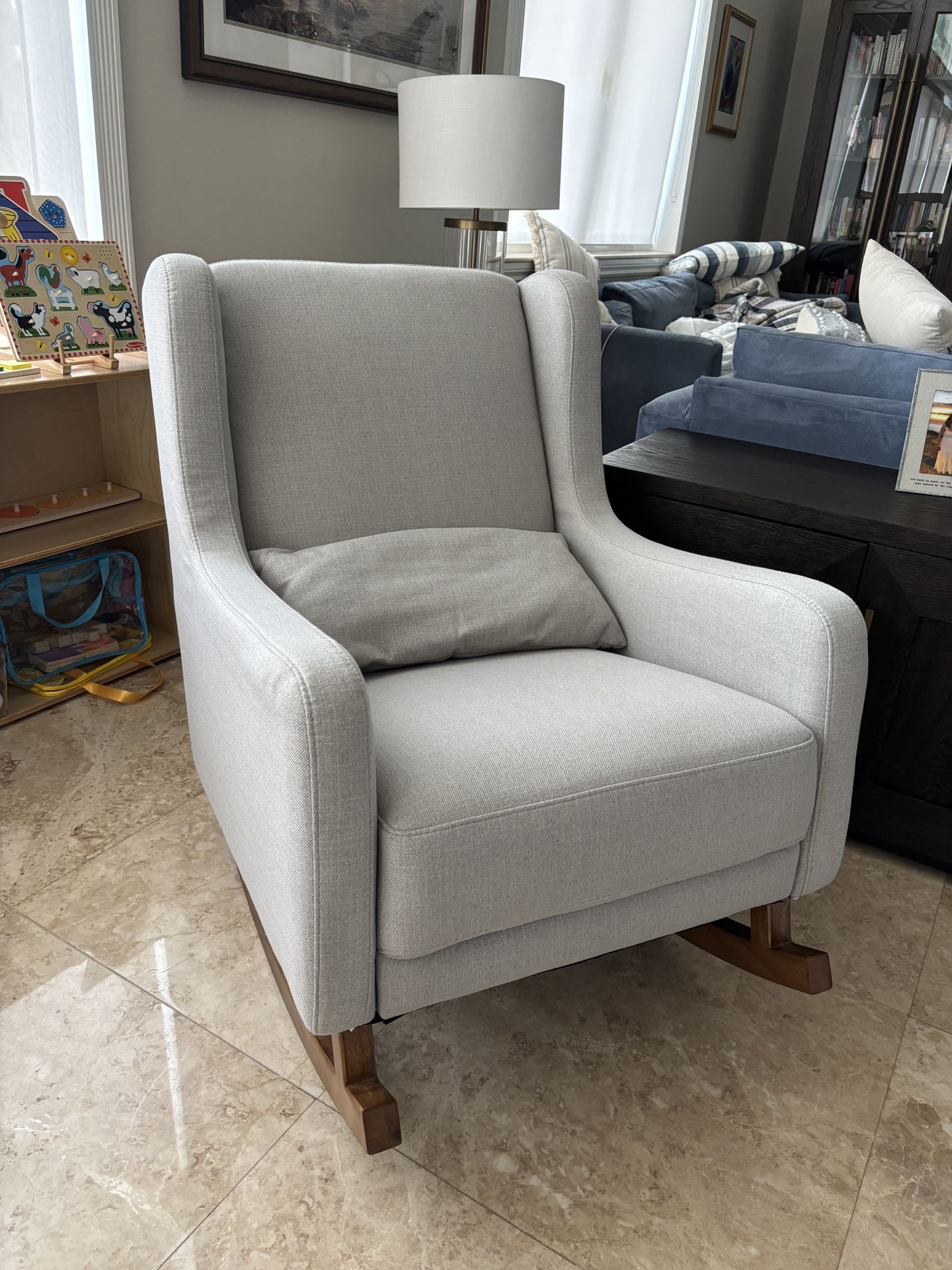 Wingback rocking chair / Sillón Mecedor