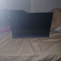Vizio 32' TV w/ Roku