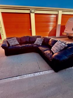 FREE DELIVERY! - Genuine Leather Sectional Sofa Couch!