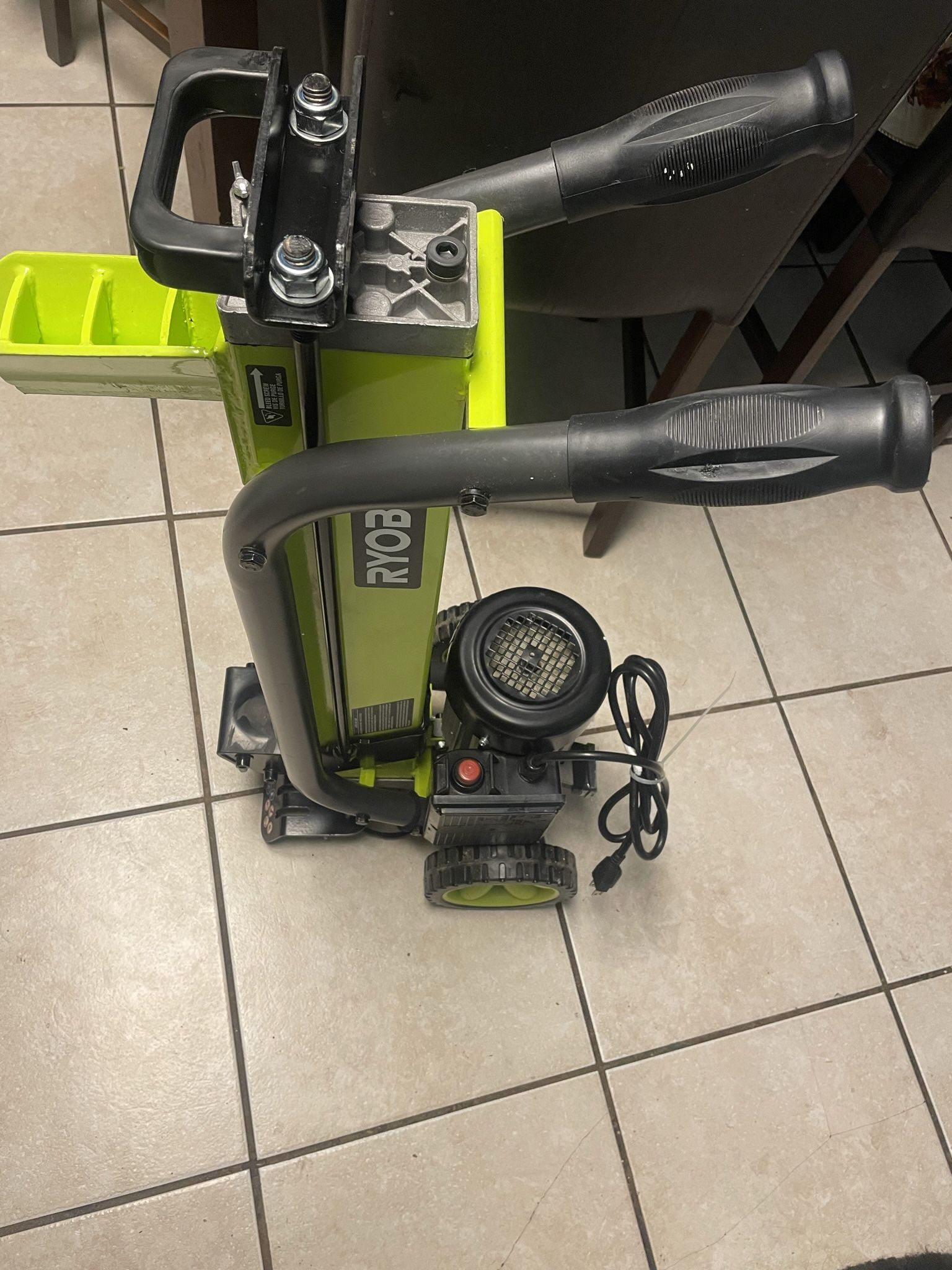 RYOBI 5Ton 15 Amp Electric Log Splitter