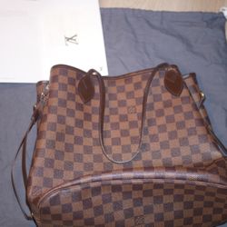 Louis Vuitton Neverfull MM Damier Bag