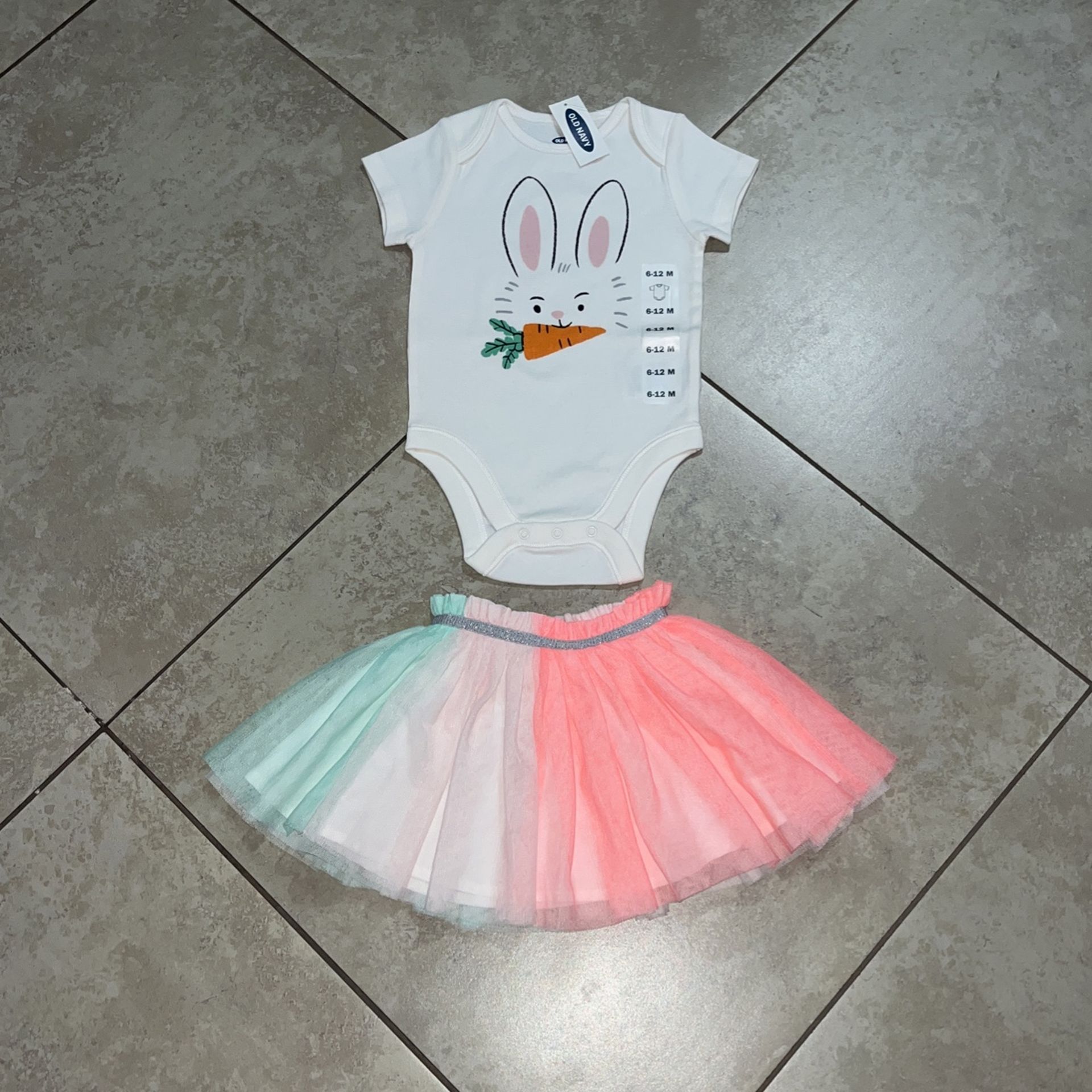 Old Navy Baby Girl’s Onesie and Carter’s Tutu Skirt, Size 6 Months, 6-12 Months,