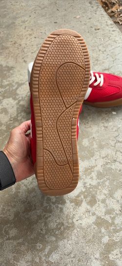 Worn once Sneakers size 8 women’s