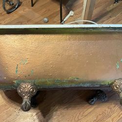 Cast Iron Classic Clawfoot Tub w/ Feet