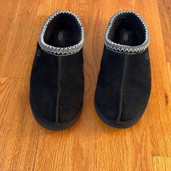 Men’s UGG Black Slippers, Very Lightly Used 
