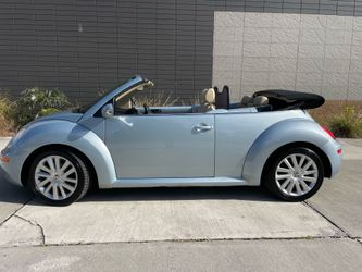 2010 Volkswagen New Beetle Convertible