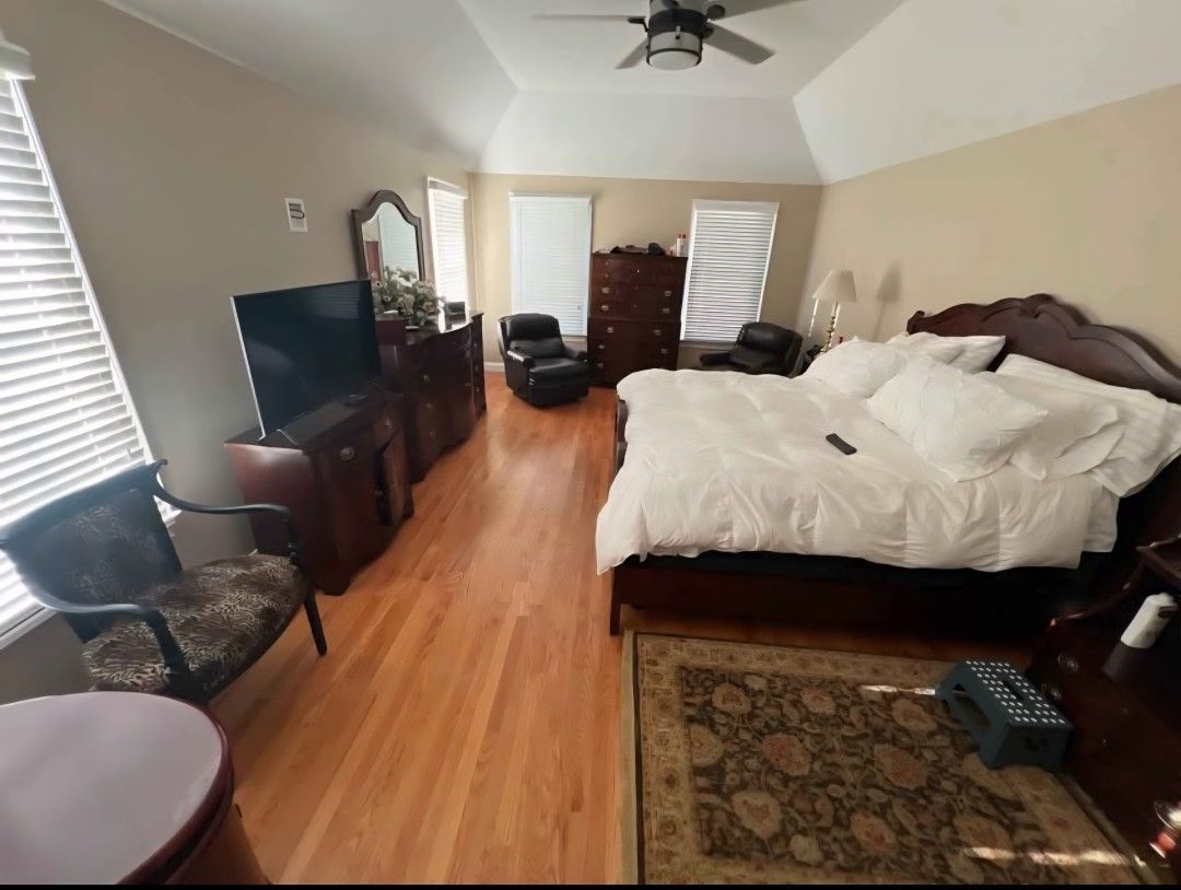 King Bedroom Set (Cherry)