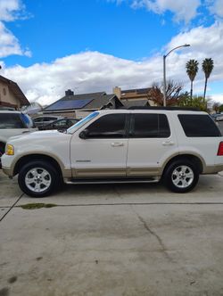 2005 Ford Explorer