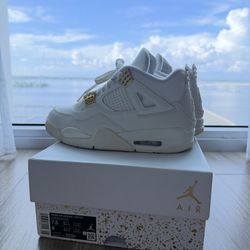 Jordan 4 Metallic Gold