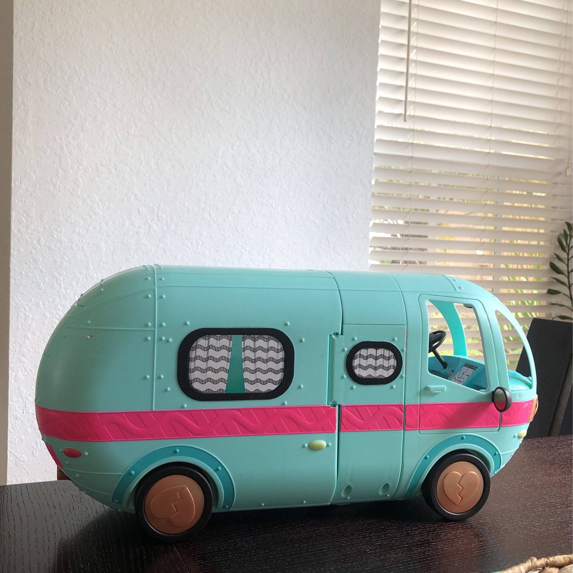 LOL Surprise Camping Van!