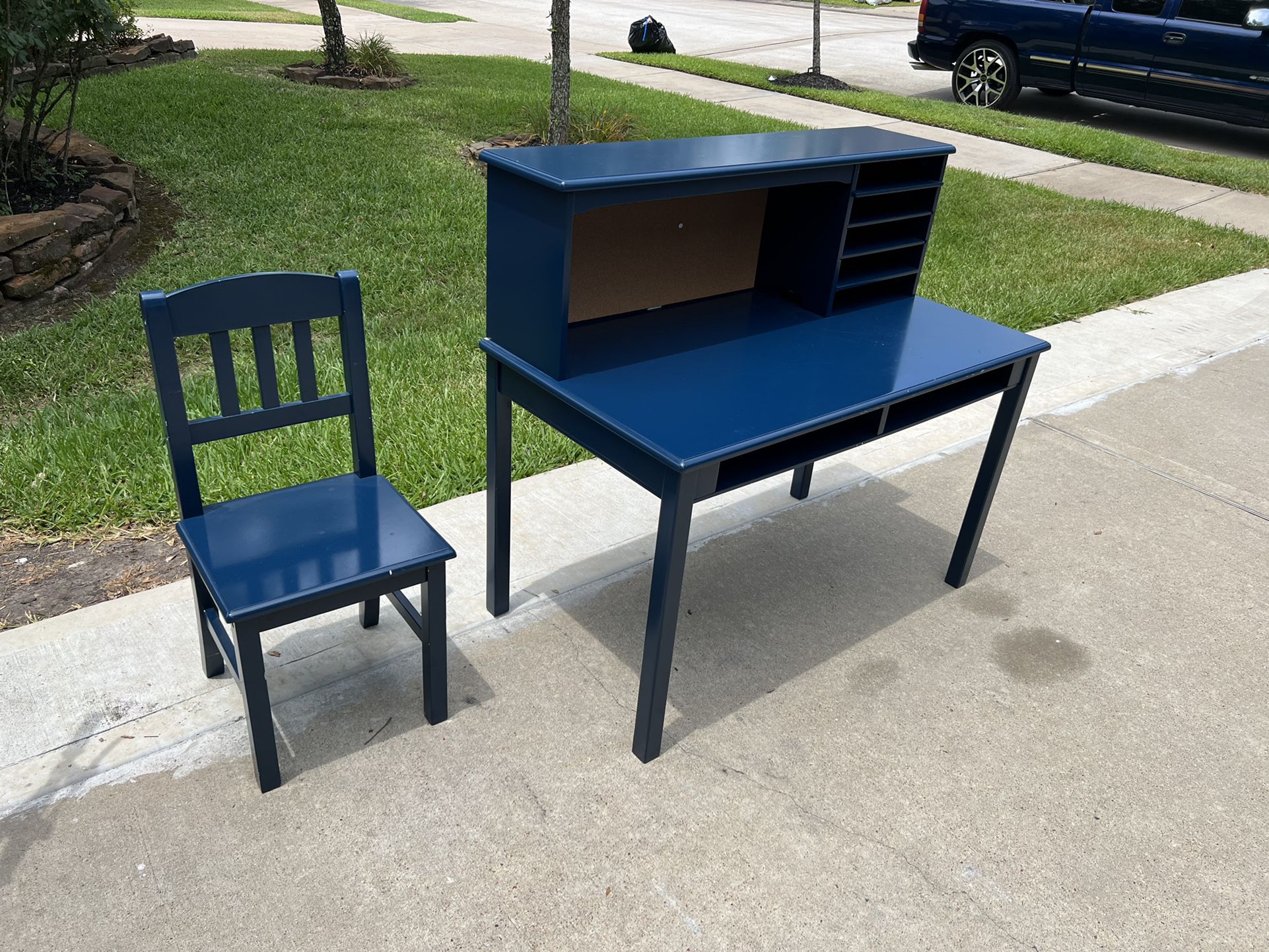 Children’s Organizer & Desk With Matching Chair