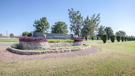 Companion plot cemetery plot South Lawn / 3500  obo