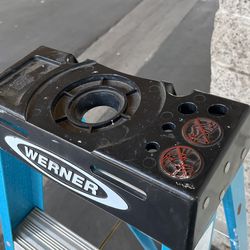 Werner Fiberglass 6’ Step Ladder