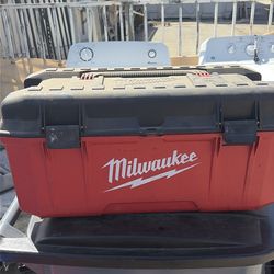 Milwaukee tool box