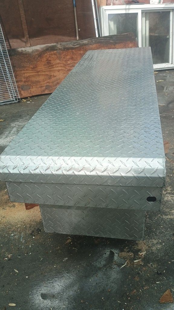 Husky Tool Box In Great Condition Full Size